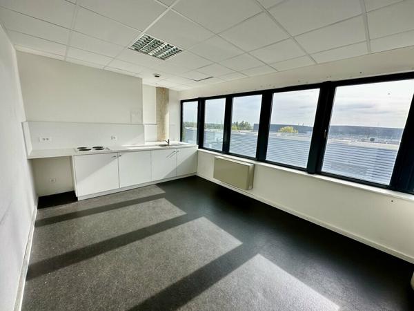 BUREAUX à VENDRE de 617 m²