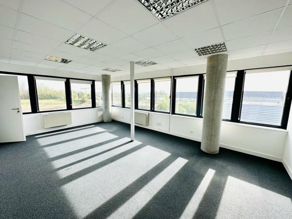 BUREAUX à VENDRE de 617 m²