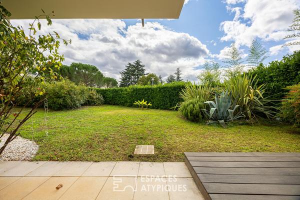 Rez-de-jardin dans une résidence cossue et prisée avec tennis et piscine