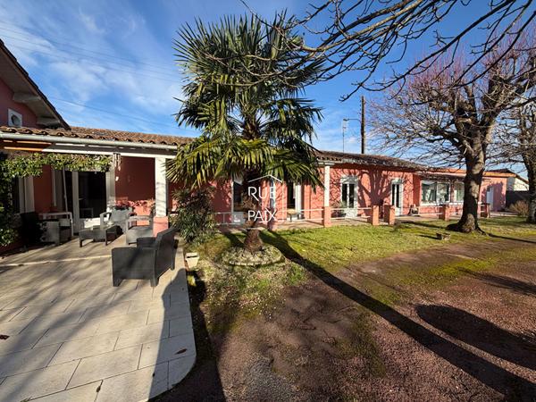 79400 SAINT MAIXENT L ECOLE Maison de plain-pied de 163 m² ? Double habitation ? Terrain de 1 300 m²