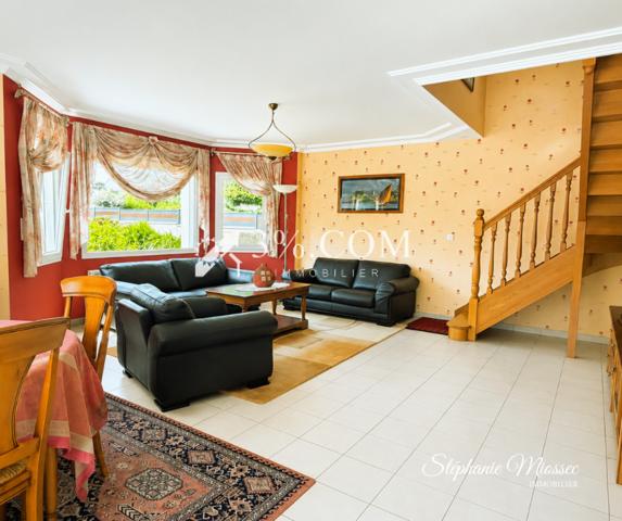 Maison
                                                                                                                                                                                                                                                                                                                        4 pièce(s)                                                                                                                                                                                                          3 chambre(s)                                                                                                                                                                                                          129.04  m²