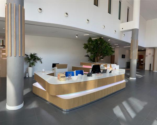 Clichy, bureaux rénovés avec vue sur la Seine et nombreux services dans un immeuble de standing