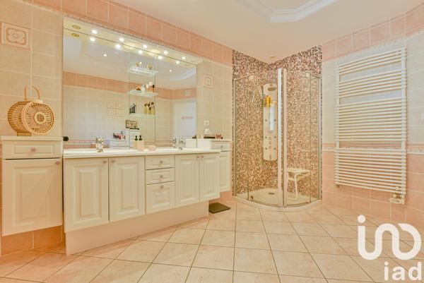 Maison à vendre 7 pièces 203 m² Saint-Just-le-Martel