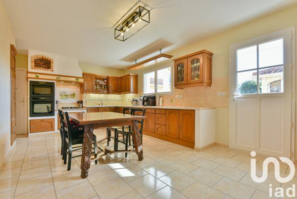 Maison à vendre 7 pièces 203 m² Saint-Just-le-Martel