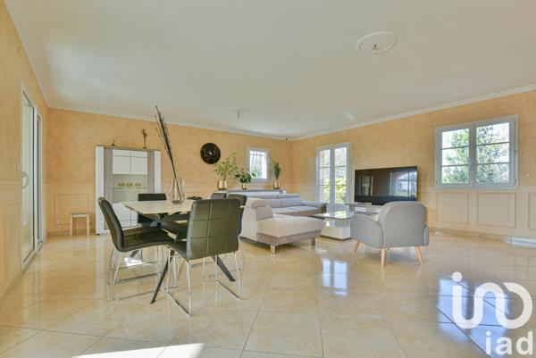 Maison à vendre 7 pièces 203 m² Saint-Just-le-Martel