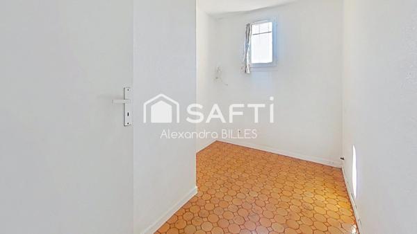 Appartement 3 pièces : 1 chambre + 1 cabine + meazzanine.