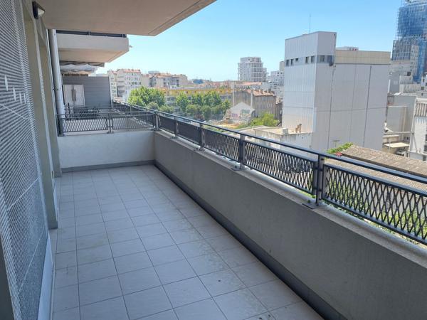 Appartement avec terrasse et parking
