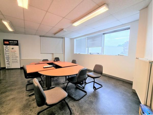 SAINT BENOIT GRAND LARGE POLYCLINIQUE - BUREAUX A LOUER 210 m²