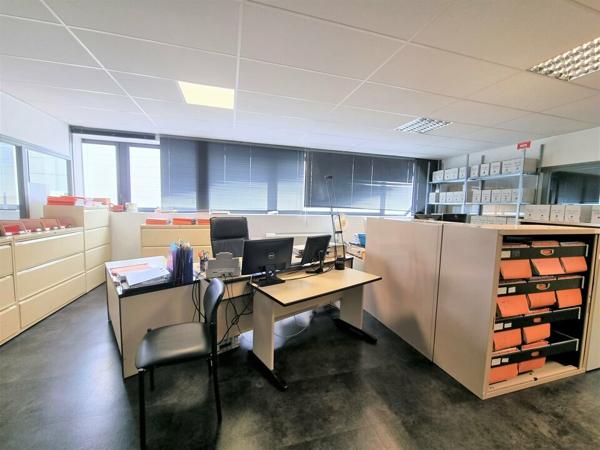 SAINT BENOIT GRAND LARGE POLYCLINIQUE - BUREAUX A LOUER 210 m²