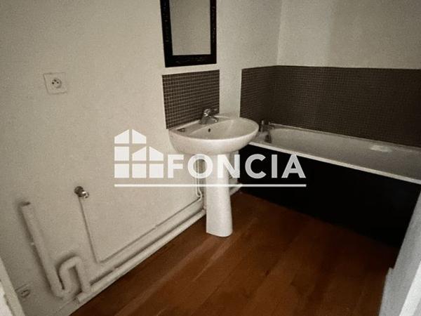 Location Appartement 3 pièces 95.45 m² - 24 RUE DE CANTELEU Lille 59000