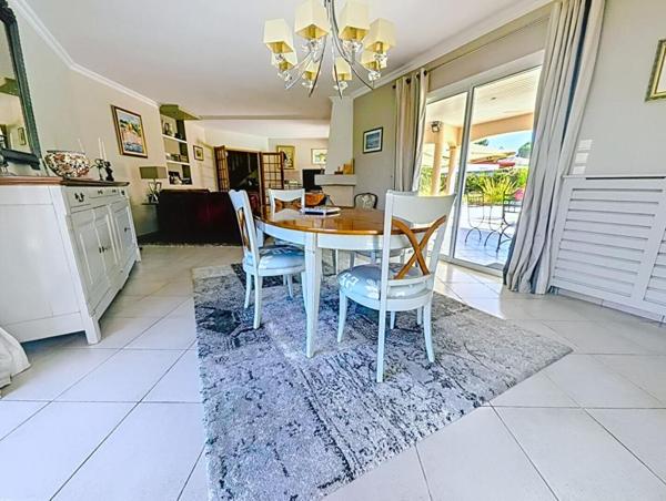 Maison Le Taillan Medoc 7 pièce(s) 199 m2