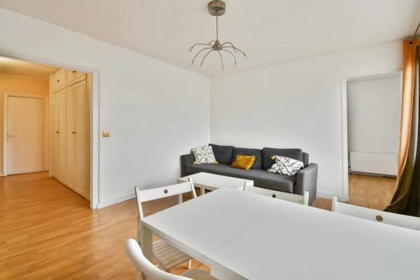 Appartement à louer 4 pièces SAINTE GENEVIEVE DES BOIS (91)