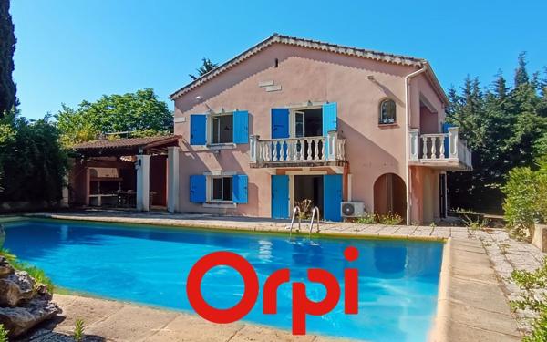 Maison à vendre    6 pièces •  Sanary-sur-Mer