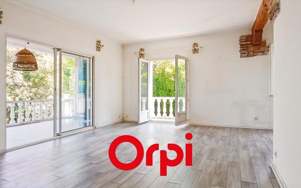 Maison à vendre    6 pièces •  Sanary-sur-Mer