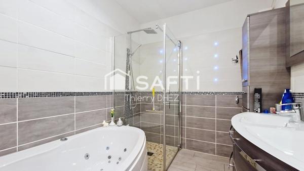 Maison spacieuse de 105m², rénovée, avec véranda, jardin et garage, au cœur d’un secteur calme et très recherché.