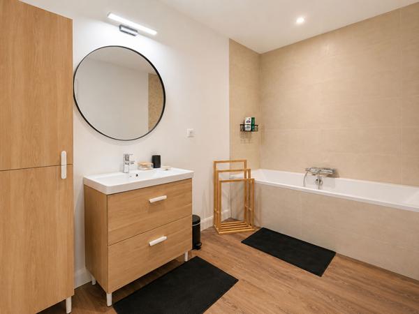 Maison à louer de 178m2, 4 chambres, terrain et dépendances