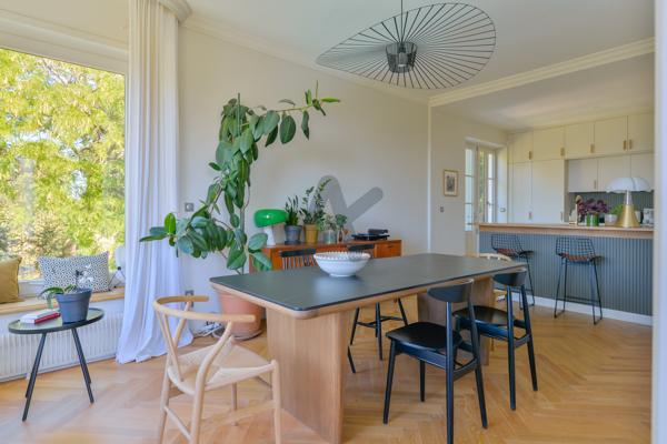Limonest- Propriété de caractère avec vue panoramique- 5 chambres- Centre village à pied