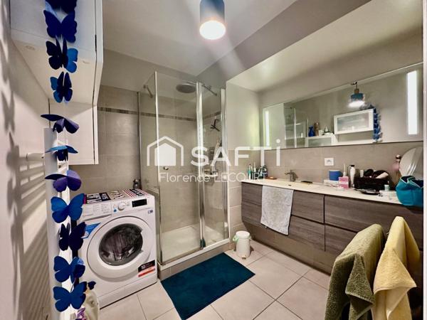 Résidence récente beau T3 avec box en sous sol