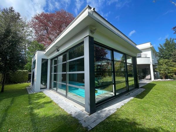 Maison d'exception, 5 chambres, Piscine couverte ,hammam, jardin arboré