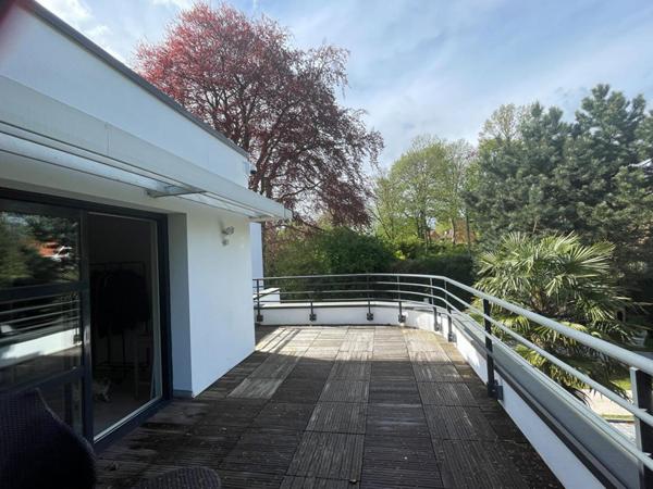 Maison d'exception, 5 chambres, Piscine couverte ,hammam, jardin arboré