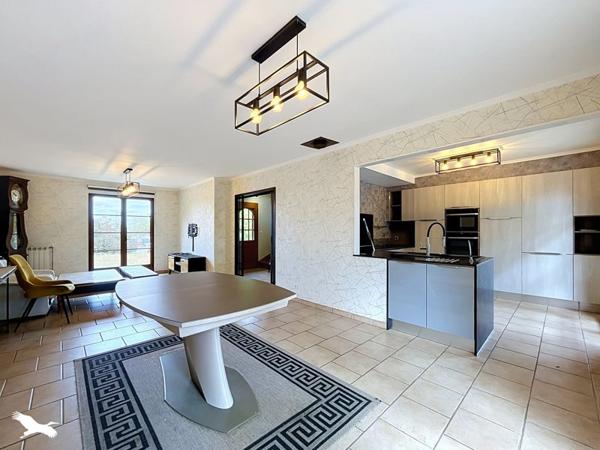 Maison à vendre 359 000 € Bourges 5 p 143 m² DPE C