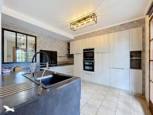 Maison à vendre 359 000 € Bourges 5 p 143 m² DPE C