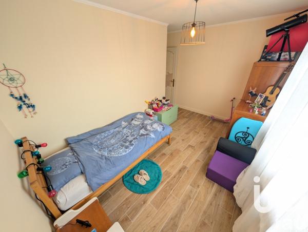 Maison traditionnelle 5 pièces de 99 m² à Civaux (86320)