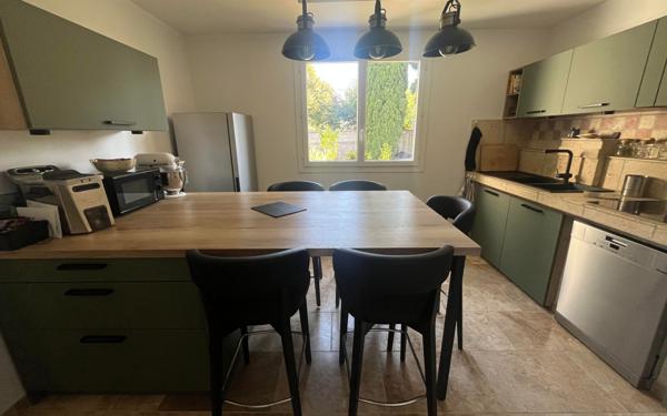 Maison à vendre    3 pièces • 90,13 m2 Saint-Saturnin-lès-Avignon