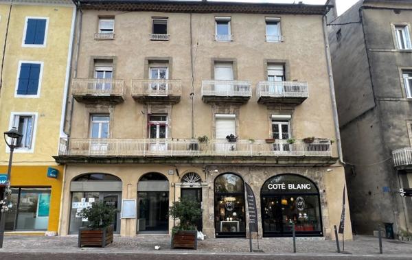 Vente Appartement P3 + 100 m2 combles aménageables à rénover Aubenas   