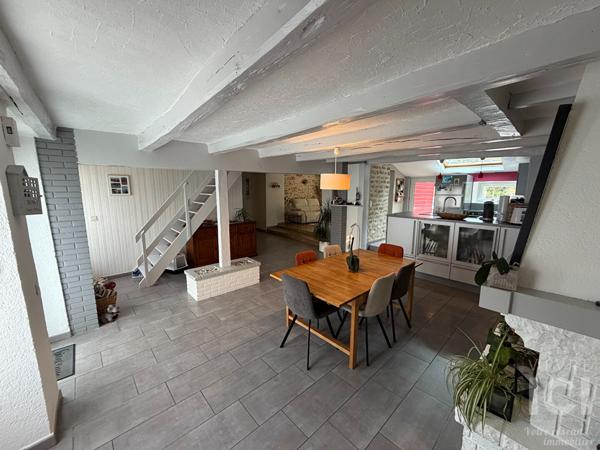 Longère en pierre de 153 M² habitable avec piscine- 4chambres parcelle 506 M²