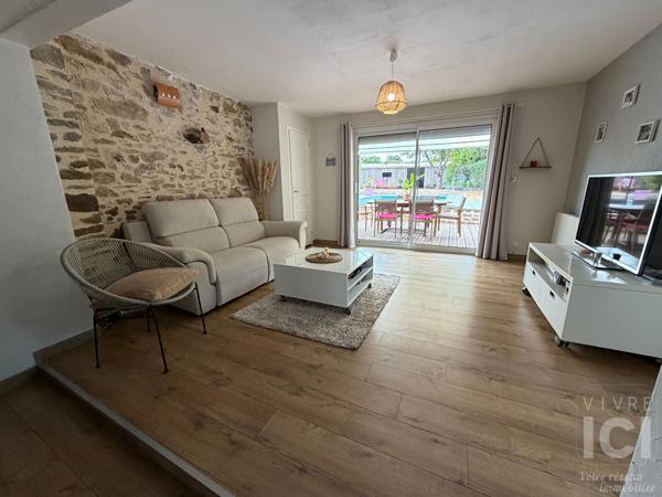 Longère en pierre de 153 M² habitable avec piscine- 4chambres parcelle 506 M²