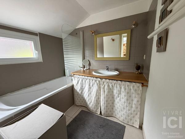 Longère en pierre de 153 M² habitable avec piscine- 4chambres parcelle 506 M²
