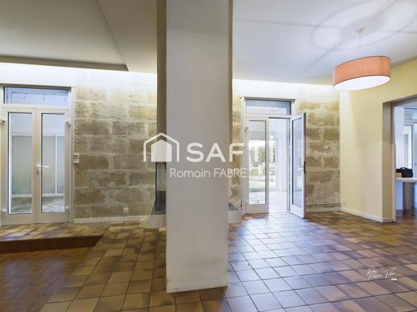 Maison de Maitre en pierre  « cœur de ville » avec cinq chambres, terrain intimiste et grand garage