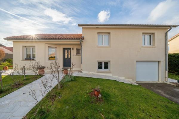 Magnifique maison, 4 chambres avec sous-sol