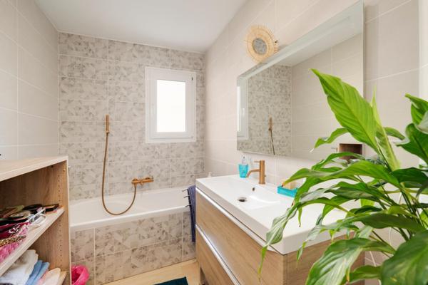 Magnifique maison, 4 chambres avec sous-sol