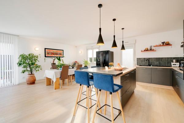 Magnifique maison, 4 chambres avec sous-sol