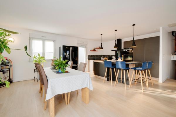 Magnifique maison, 4 chambres avec sous-sol