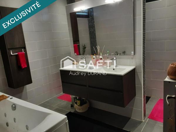 VILLA  T4 + BUREAU AVEC PISCINE