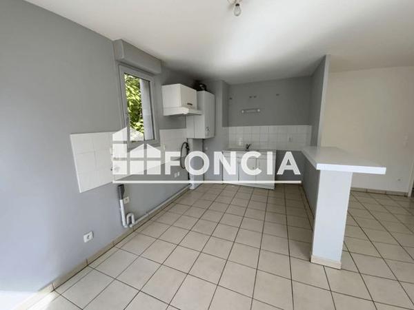 Location Appartement 4 pièces 82 m² - 25 RUE DE LA TABLE DE PIERRE Francheville 69340