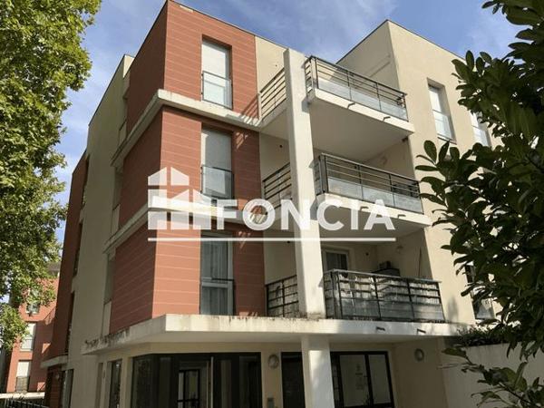 Location Appartement 4 pièces 82 m² - 25 RUE DE LA TABLE DE PIERRE Francheville 69340