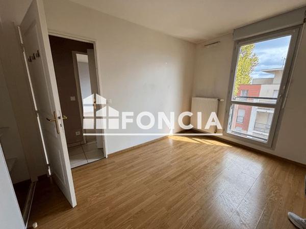 Location Appartement 4 pièces 82 m² - 25 RUE DE LA TABLE DE PIERRE Francheville 69340
