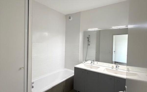 Appartement à louer    3 pièces •  Cornebarrieu