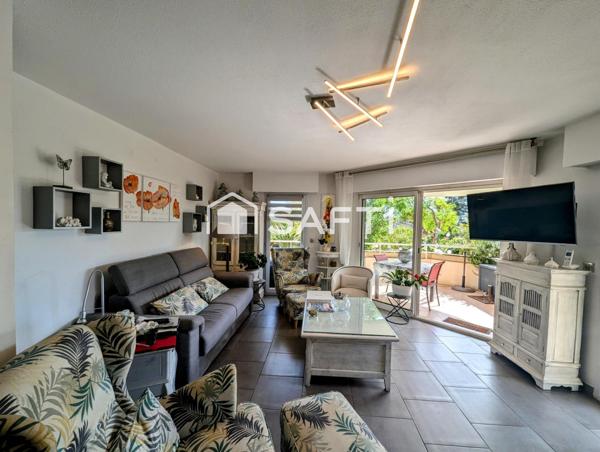 Nouveauté, bel appartement rénové situé au calme avec terrasse, jardin, cave, deux parking