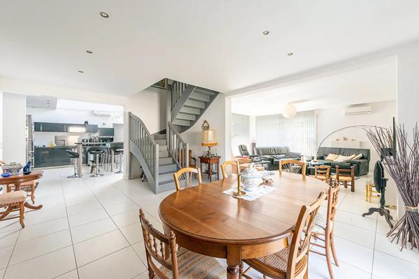 Maison à vendre 8 pièces 230m² Saint-Amand-les-Eaux (59230)