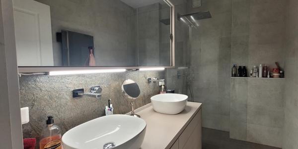 Magnifique bastide de caractère de 245 m² alliant charme traditionnel et modernité.