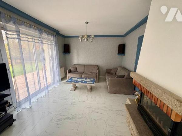 BREAL SOUS MONTFORT - Dans un quartier résidentiel, emplacement idéal à proximité des commodité...