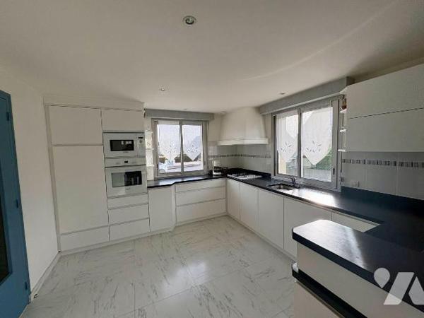 BREAL SOUS MONTFORT - Dans un quartier résidentiel, emplacement idéal à proximité des commodité...