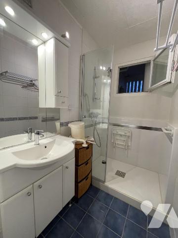 A VENDRE - REZE - Le Chateau - Au RDC surelevé - Appartement T4 d'env 72.63m² ave cave.