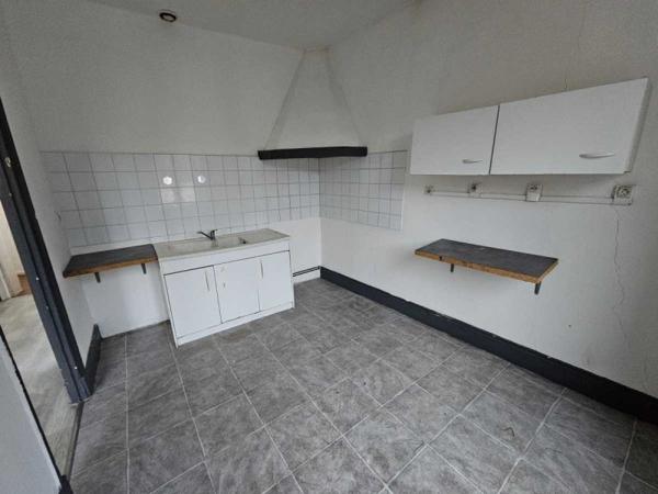 Vente / Immeuble à Guise (02120)