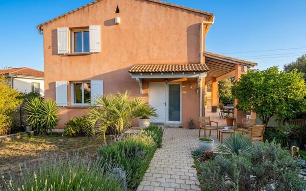 Maison à vendre    7 pièces • 201,78 m2 Vergèze